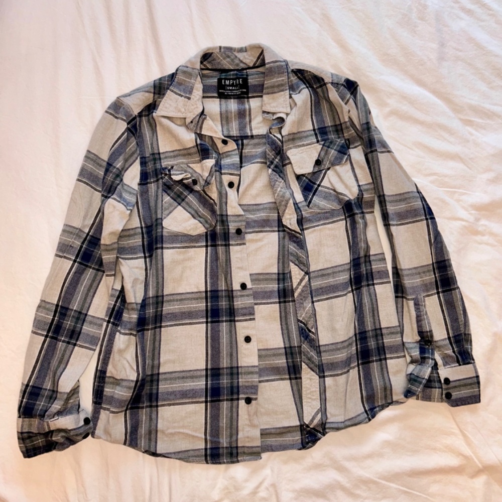 Empyre Small Button Up - Picture 2 of 3